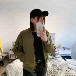  - Bomberjacka, snålt använd. Priset är exkl. frakt.