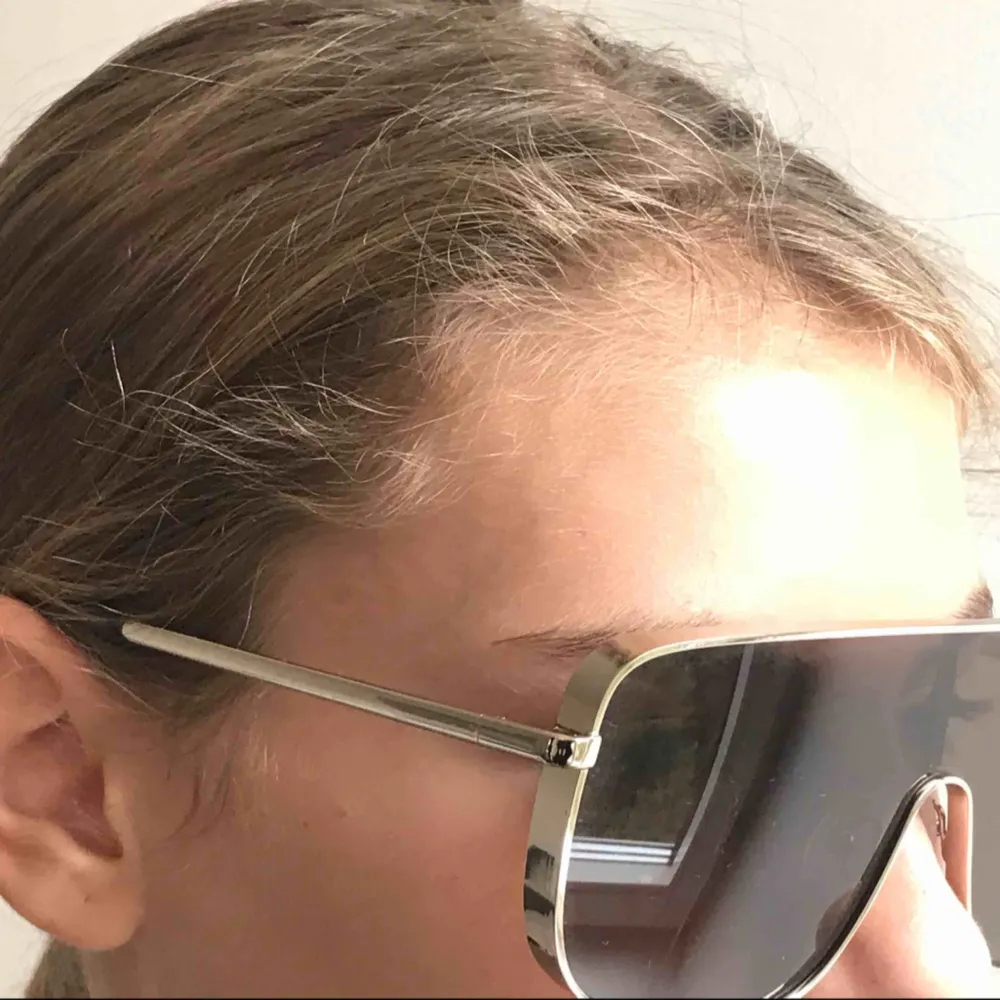 Kylie jenner quay australia solglasögon oanvända. Nypris 650kr. Accessoarer.
