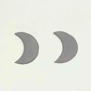  - Handgjorda örhängen i lera. Nickelfria. Jag bjuder på frakten🥰