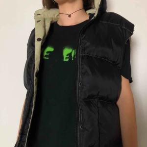  - Billie eyelash merch official blohsh 