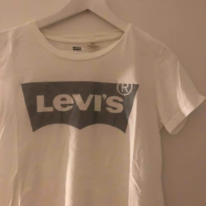  - Levis tröja i fint skick