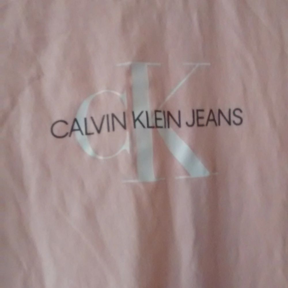 Calvin klein tshirt endast provad strl s. T-shirts.