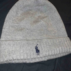  - Äkta Ralph lauren mössa säljer då den inte kommer till användning, såklart nytvättad🖤