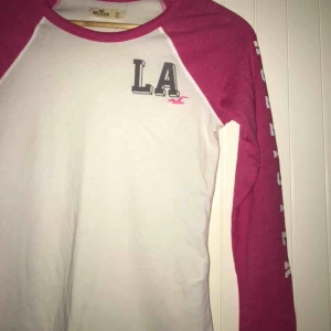  - Långärmad tröja, använtat fåtal gånger väldigt bra skick.