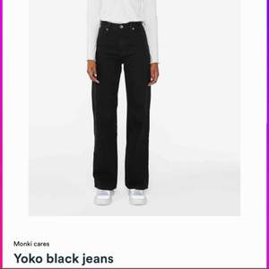 Tänkte sälja mina fina Yoko jeans från monki, då de är lite för stora för mig. Storlek: 27. De är i bra skick och därav priset. Frakt tillkommer