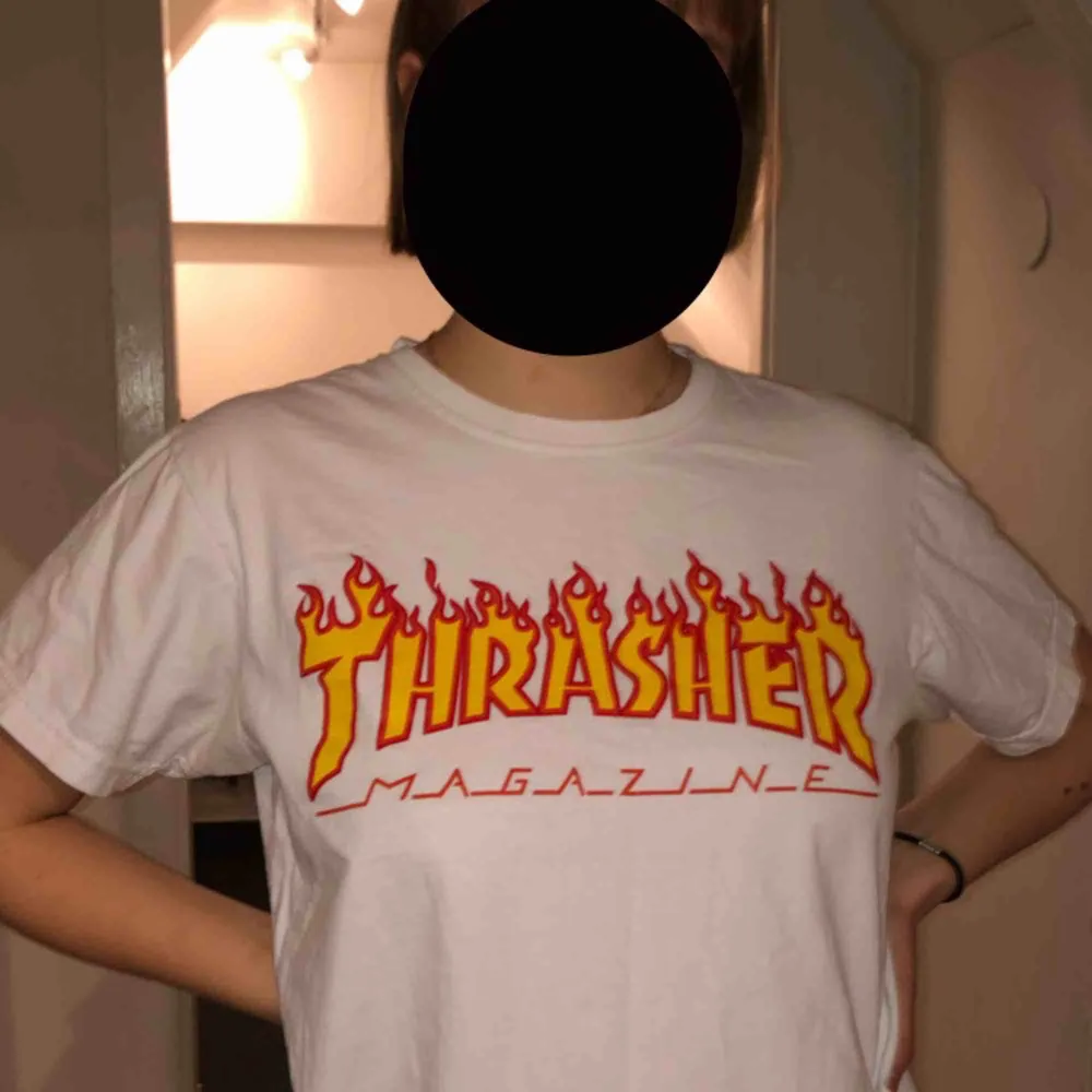 Thrasher t-shirt, nyskick!. T-shirts.