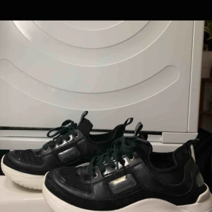  - superfina och coola skor ifrån calvin klein. köpta i USA men var för små för mig så i princip oanvända💕