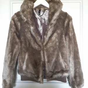 Fake fur jacket  - Like new! Only used 3-5 times! Short model.