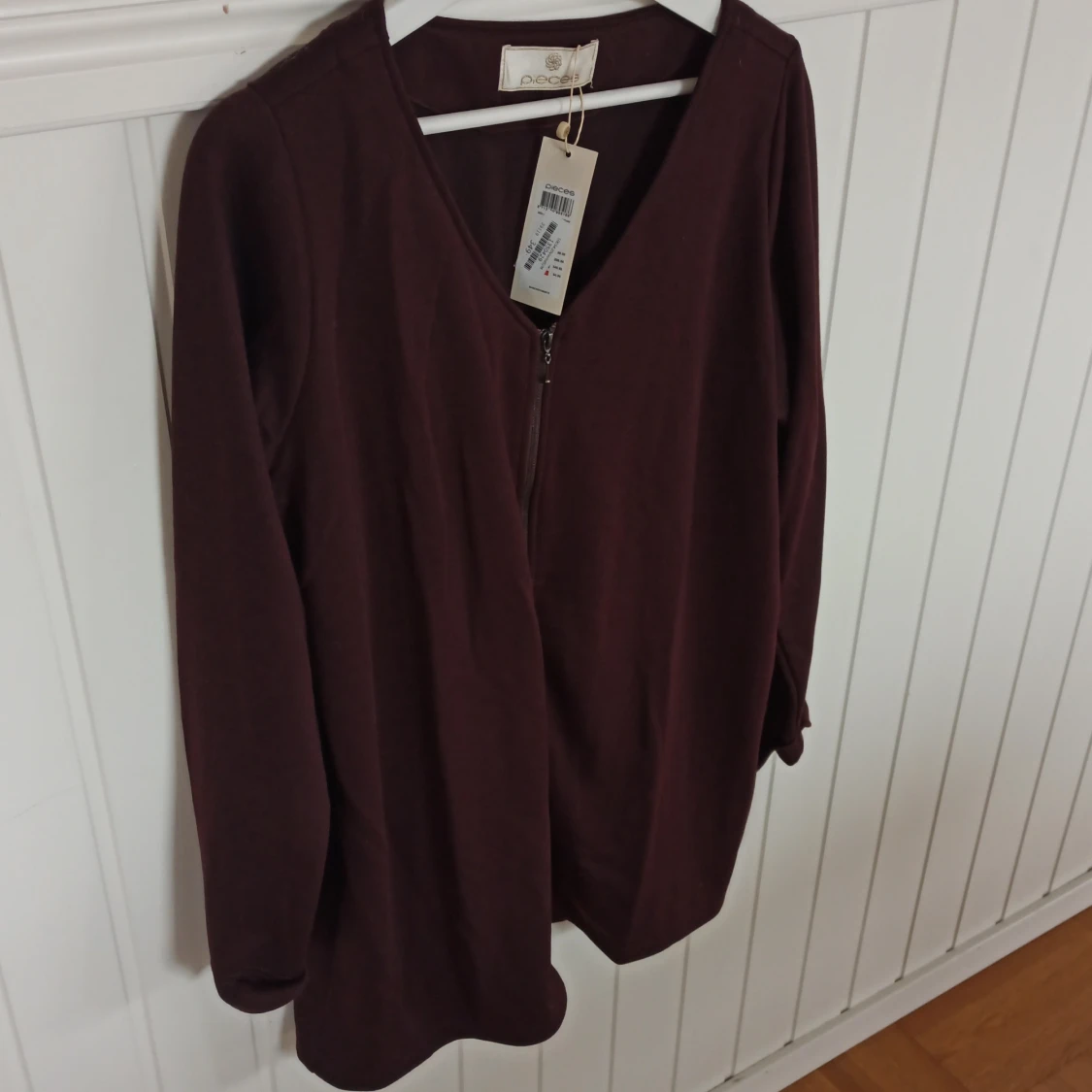 Kofta i sweatshirttyg aldrig använd - 90