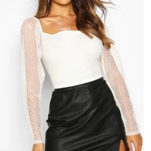 Vit mesh topp storlek 36 - Superfin mesh topp. Endast provad. HÖGSTA BUD 120 kr🌸