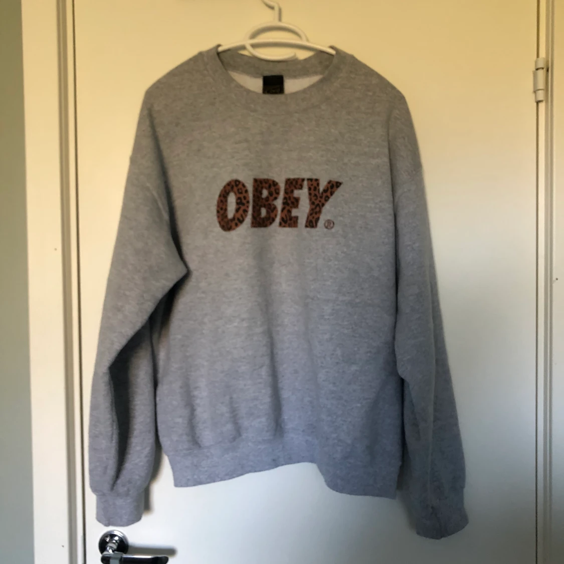 Tröja från Obey