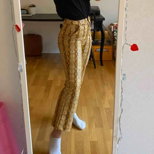  - Skitcoola och unika byxor i snakeprint köpta från ASOS!! 
