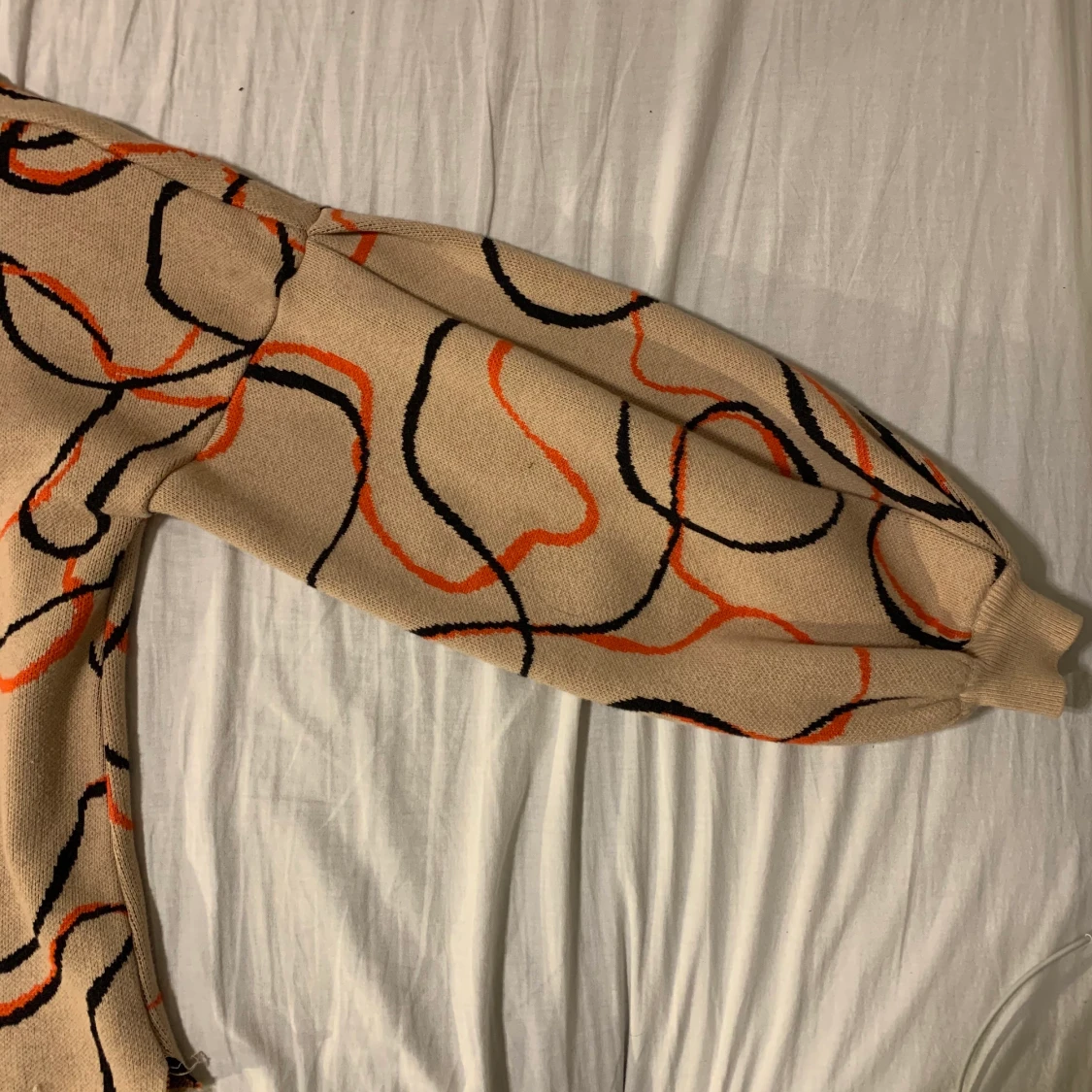 TJOCKTRÖJA MED PUFFÄRMAR - 91