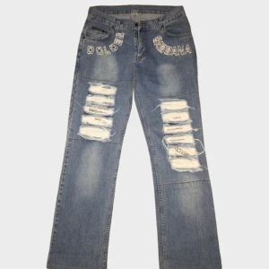 Dolce & Gabbana Y2K Jeans - Dolce Gabanna Y2K Jeans, Väldigt coola, Knappt använda, Osäker om äktheten på dessa, Buda!💞
