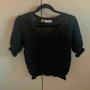  - Super söt topp från Zara. Har aldrig kommit till användning tyvärr, därav nyskick. 