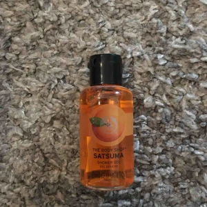  - En shower gel från The Body Shop i doften satsuma.💛60 ml