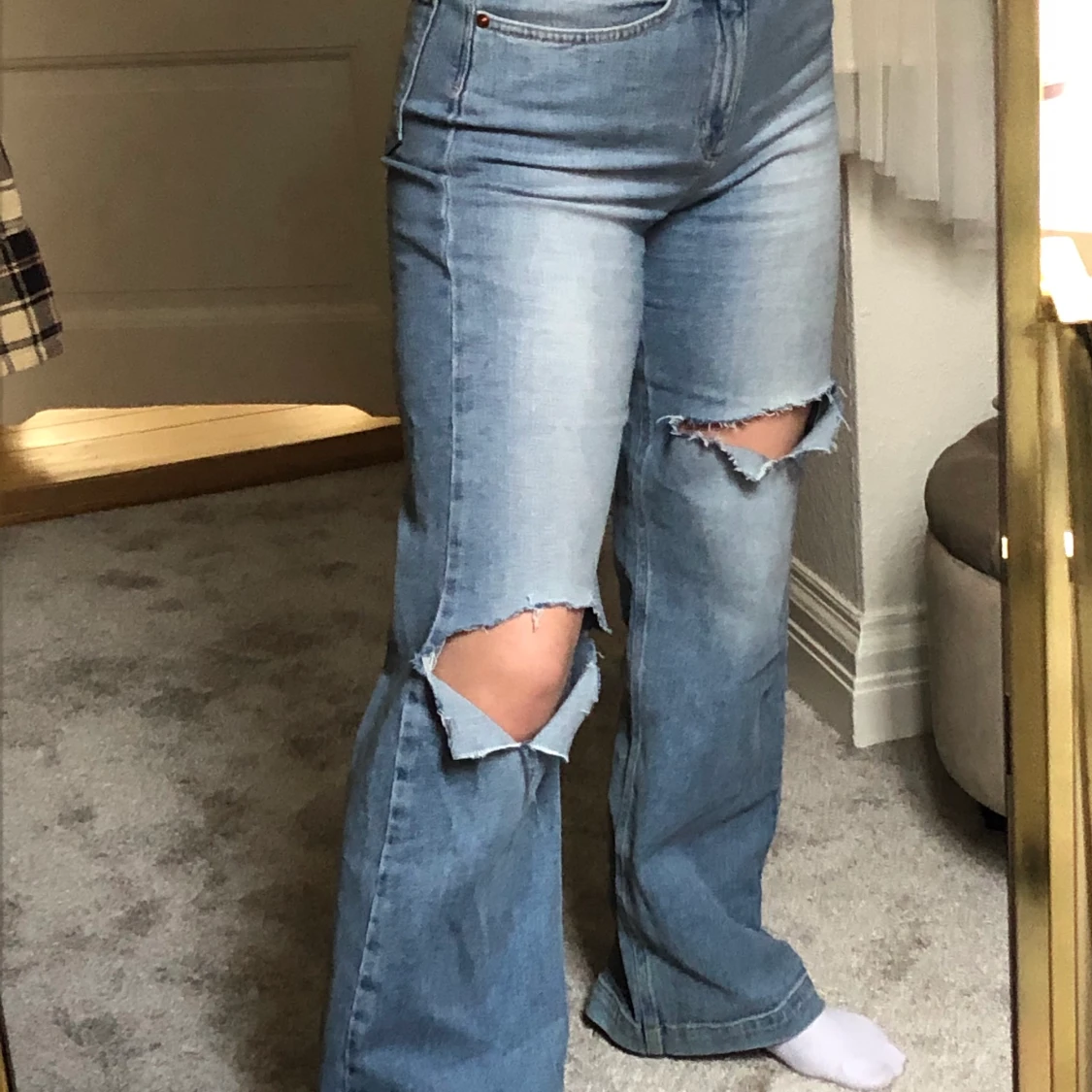 Trendiga jeans med egengjorda hål - 43