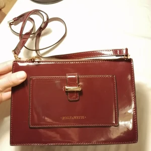 Holly & Whyte väska  - Använd enstaka gånger, i bra skick, texten i guld har försvunnit lite! ❤️