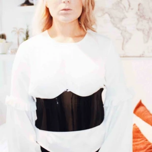  - Skärp från bikbok, snygg detalj men har tyvärr inte användning för den längre, använt Max 5 gånger. Frakt tillkommer, kan mötas i Oskarshamn annars.