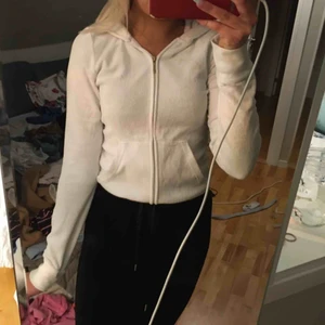  - Äkta juicy couture hoodie som ja köpt i usa för fler bilder är de bara att kontakta❤️