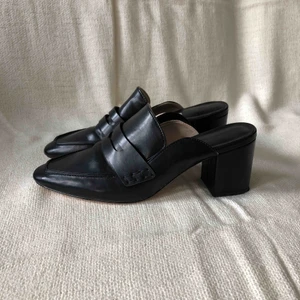  - Block heels från H&M Trend kollektion strl 38 i toppskick.  Hämtas upp i Stockholm eller köpare står för frakt.