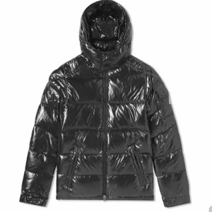 Moncler jacka - Kvitto med förljer