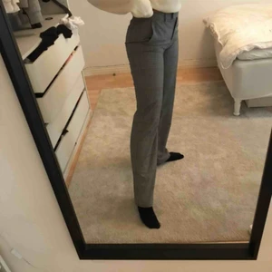  - mango kostymbyxor frakt 20kr