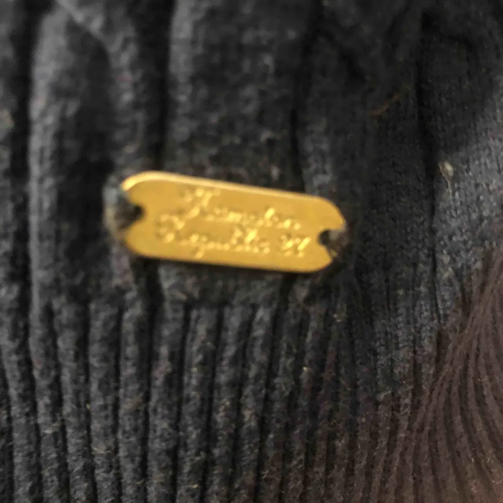 Fin stickad tröja från Hampton Republic i storlek S men passar även M. Använd fåtal gånger. Stickat.