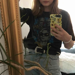  - tröja från carlings med Kurt Cobain motiv, SJUKT snygg i bra skick. köparen står för frakten 🌻