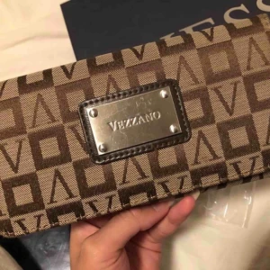  - Vezzano plånbok. 50kr exkl. frakt. 