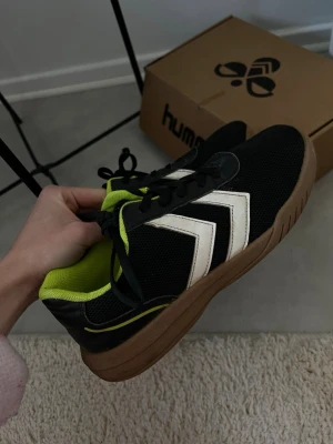 Hummel skor, st. 40 - Hummel skor, mycket bra skick, st. 40