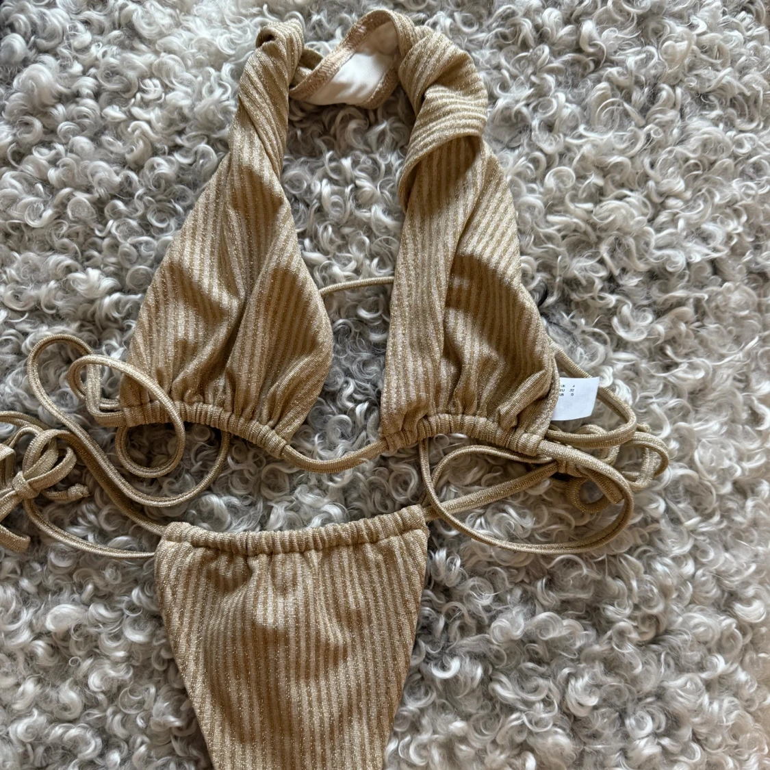 Beige/guldig halterneck bikini - 3