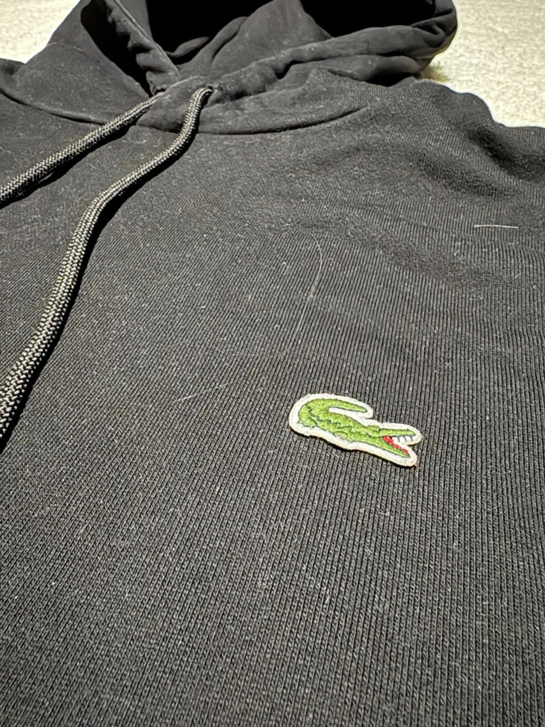 Svart hoodie från Lacoste - 3