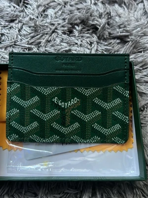 Plånbok  - Riktig snyggt o skönt plånbok från hm 