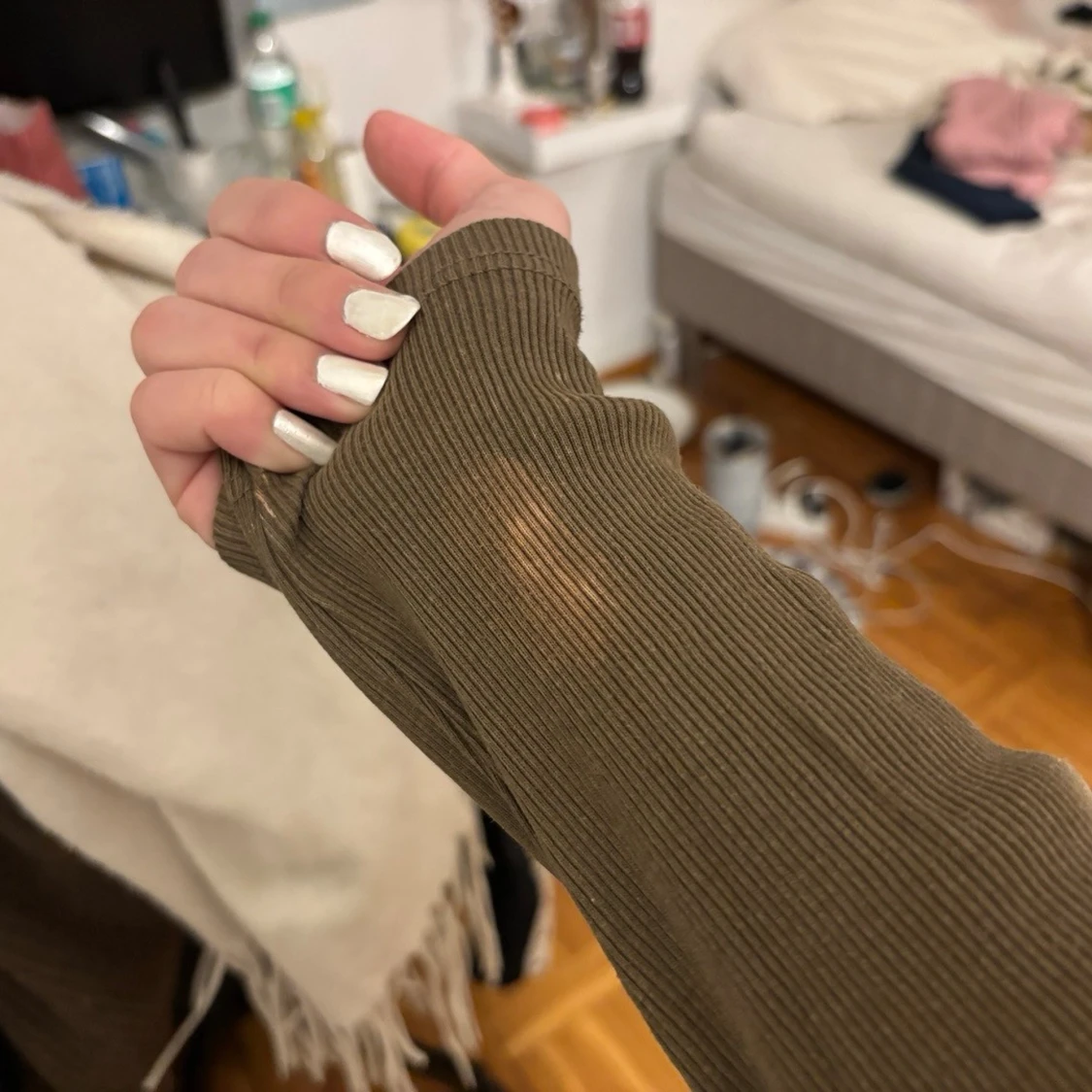 Vit och brun långärmad tröja  - 3