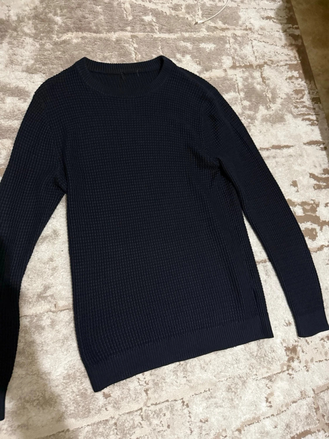 Mörkblå stickad tröja unisex - 1