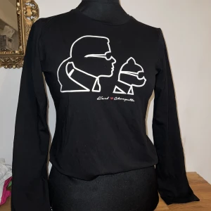 Karl Lagerfeld tröja  - 90s fit Karl Lagerfeld långärmad, fint skick✨