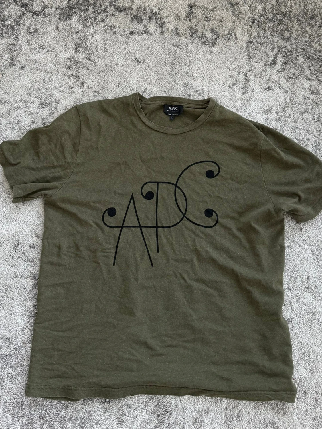 Olivgrön APC t-shirt med tryck