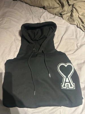 Ami Paris hoddie - Helt ny ami Paris hoodie