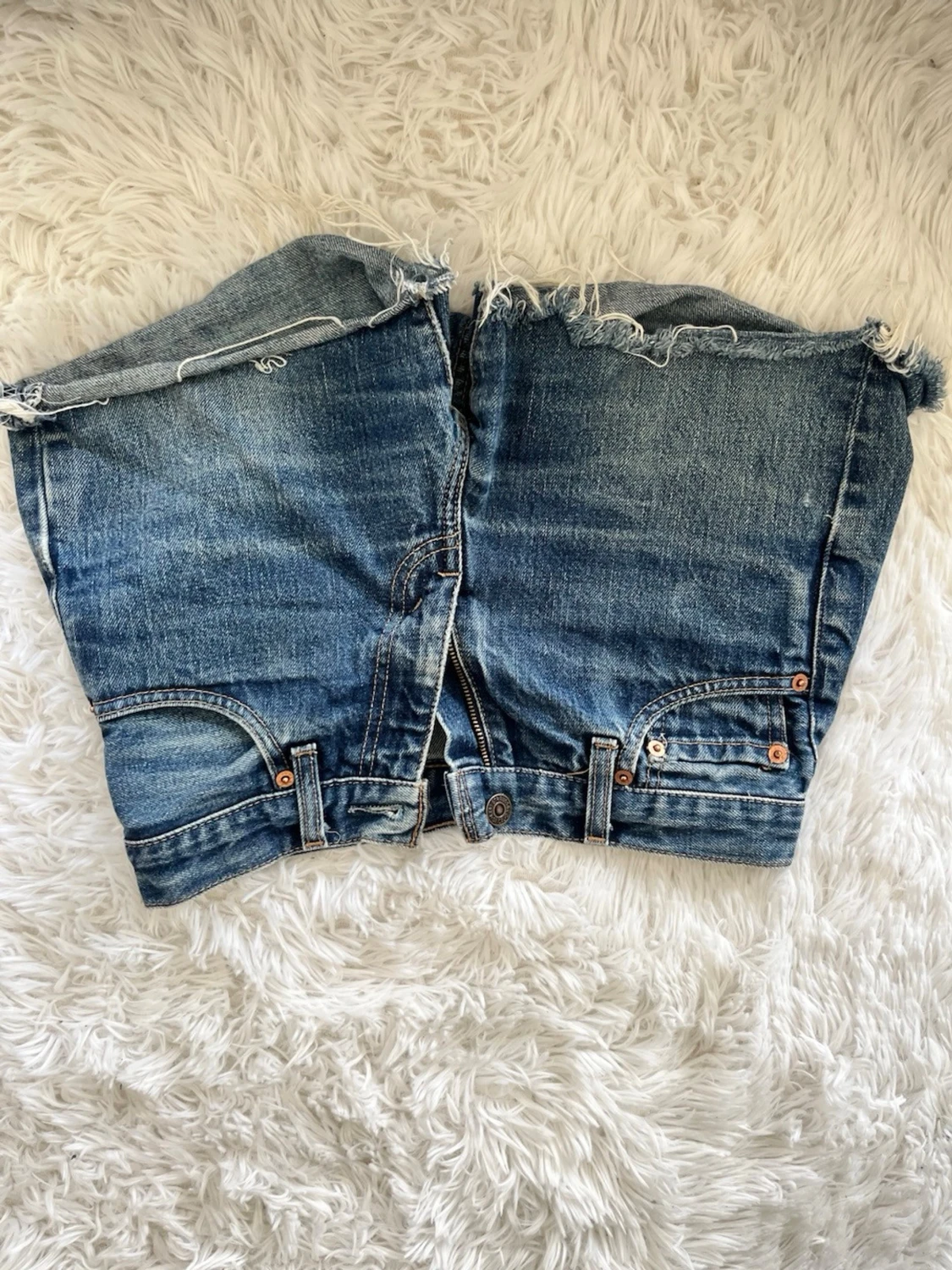 Levi's blå jeansshorts med rå kant - 2