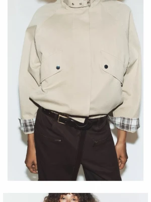 Söker zara jacka - SÖKER DENNA JACKA!!! Är det någon som säljer sin zara jacka i S eller M?💓