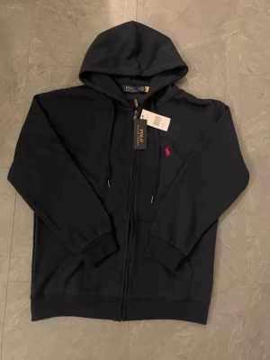 Polo Ralph Lauren  - Fet polo Ralph lauren som är mörkblå 