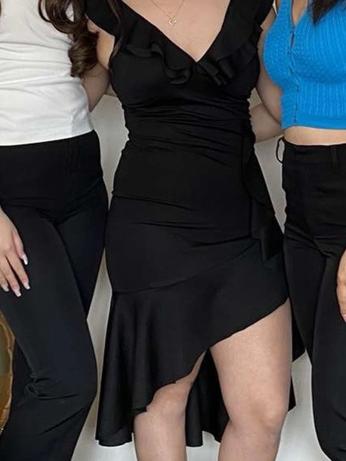 Svart omlottklänning med volang - 3