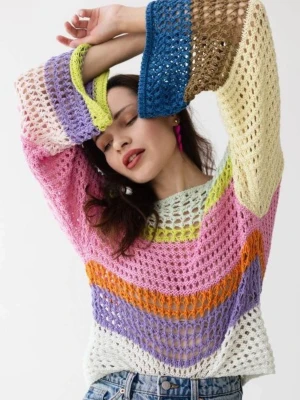 Färgglad virkad tröja från Monki - Säljer en färgglad och luftig virkad tröja från Monki med breda ränder i rosa, lila, blått, grönt, orange, beige och vitt. Tröjan har lång ärm, lös passform och är perfekt för lager-på-lager. Materialet är mjukt och skönt. 