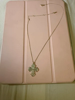 Silver halsband Pilgrim - silver halsband i sterling silver (925) från pilgrim