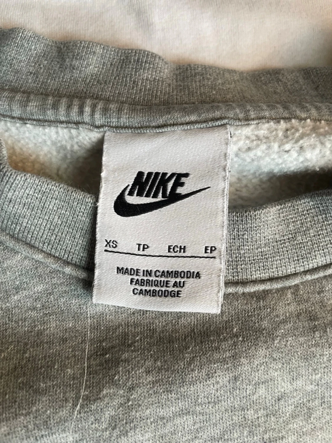 Grå sweatshirt från Nike - 2