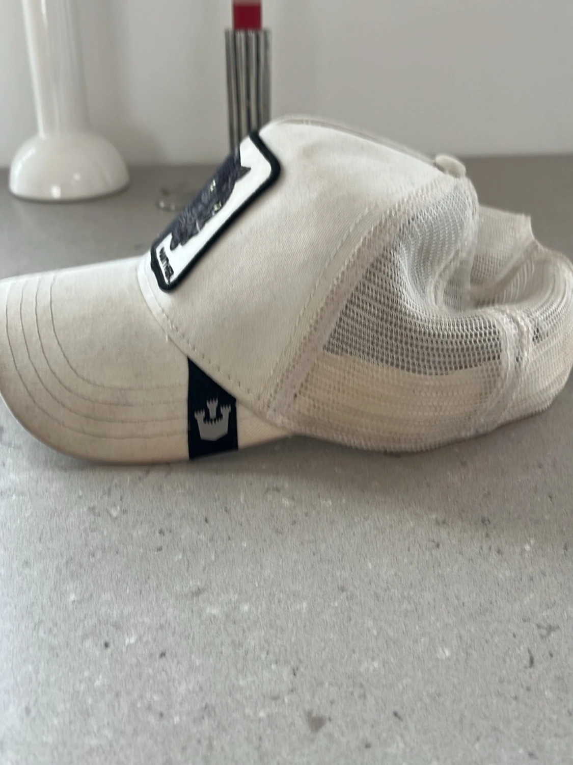 Vit keps med panterpatch från Goorin Bros - 1