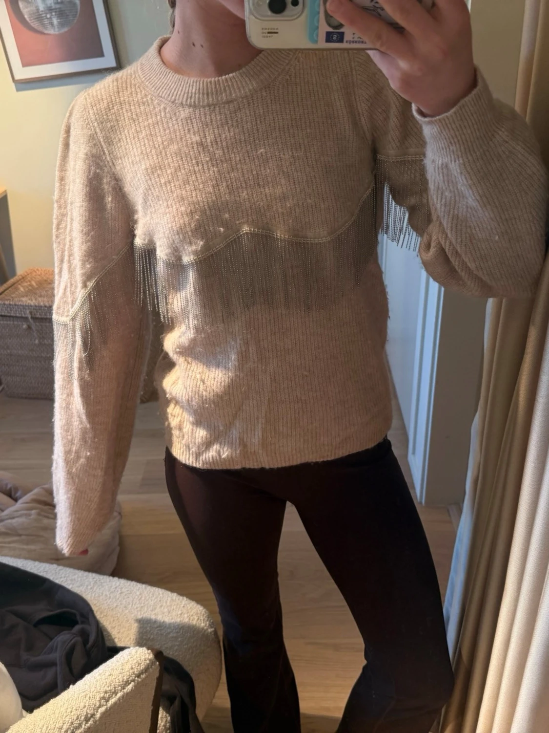 Beige stickad tröja med fransar - 1