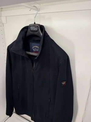 Paul & shark jacka - Schysst jacka från Paul & Shark , bra skick. Storlek L men passar även M