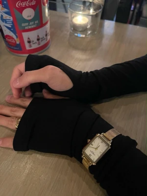 Lorenzo Monica Oro Bianco - En elegant fusion mellan vintage och nutid. Lorenzo Monica är det perfekta valet för dig som smycke, signatur och funktion i ett.